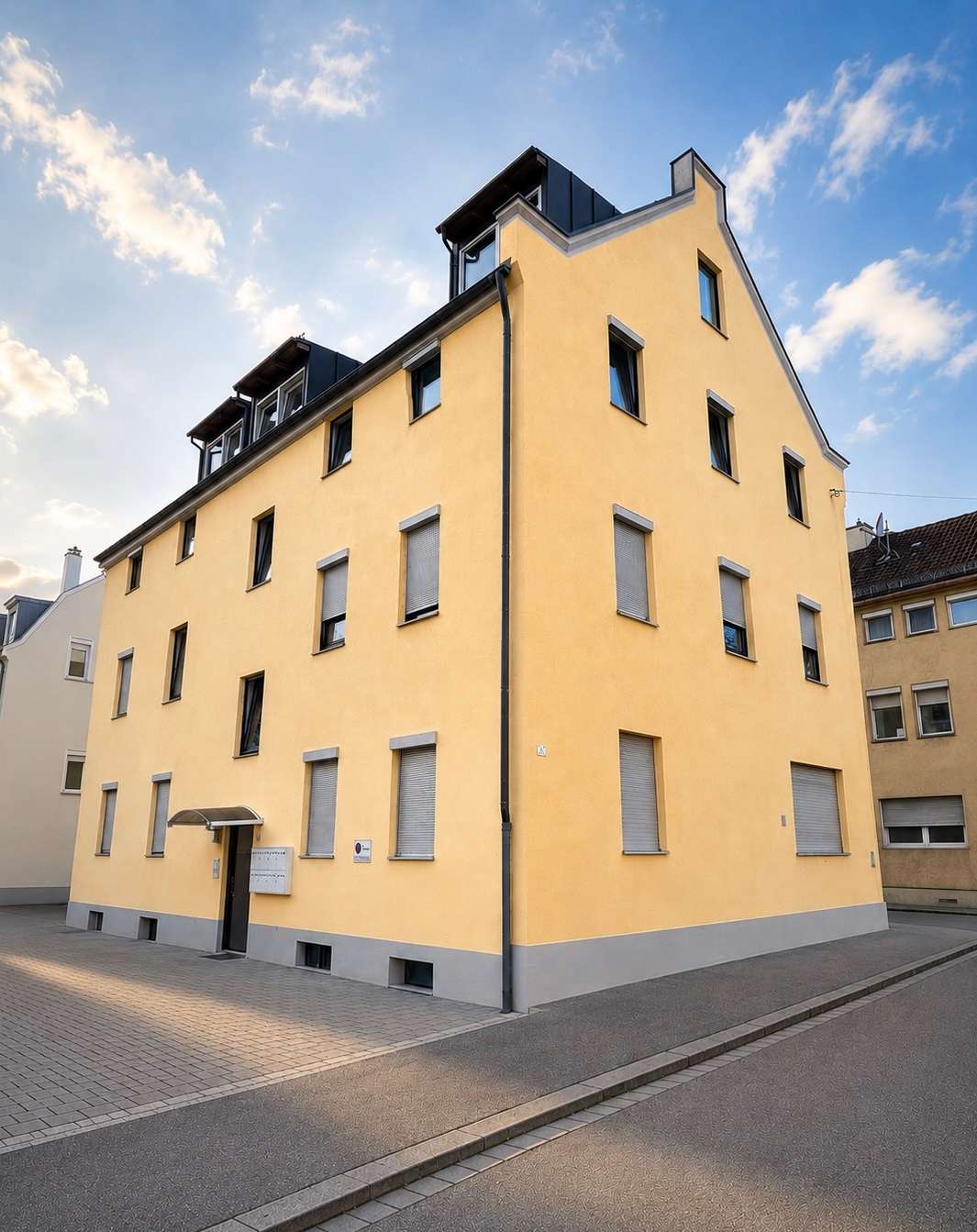 FRISCH modernisierte 3-Zimmer-Kapitalanlage in Augsburg-Oberhausen